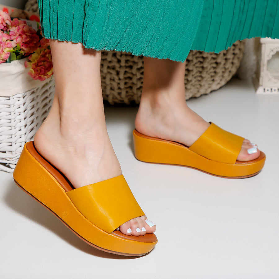 Papuci dama cu platforma Makkena - Yellow
